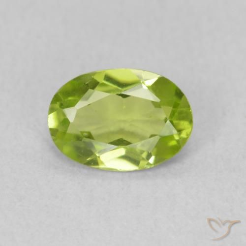 0.74ct 天然 中绿色 橄榄石, 椭圆形, VS