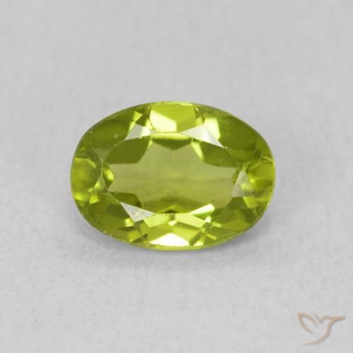 0.82ct 天然 橄榄绿色 橄榄石, 椭圆形, VS