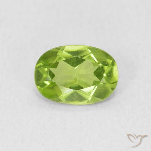0.85ct 天然 充满活力的绿色 橄榄石, 椭圆形, VS