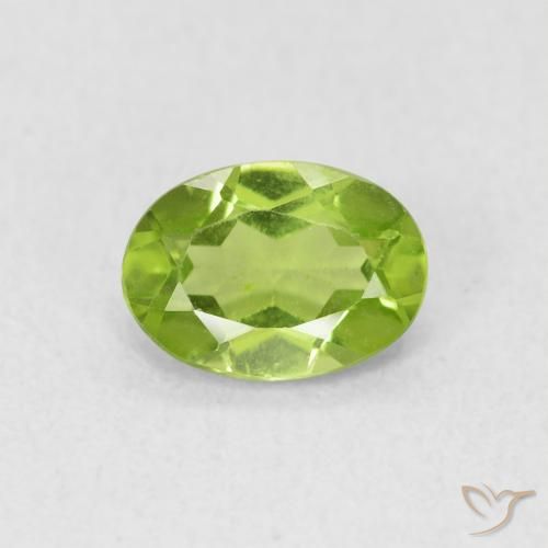 0.90ct 天然 中绿色 橄榄石, 椭圆形, VS