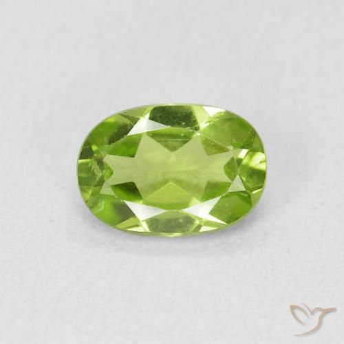 0.87ct 天然 充满活力的绿色 橄榄石, 椭圆形, VS