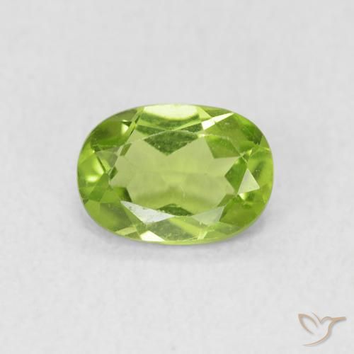 0.90ct 天然 浅活泼的绿色 橄榄石, 椭圆形, VS