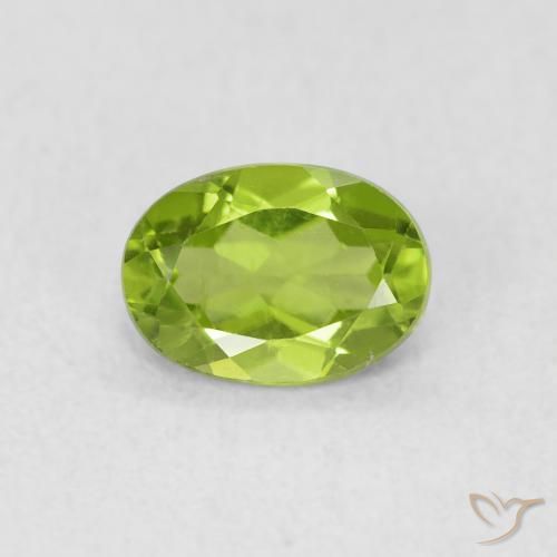 0.92ct 天然 充满活力的绿色 橄榄石, 椭圆形, VS