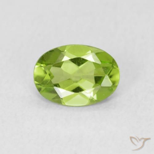 0.79ct 天然 充满活力的绿色 橄榄石, 椭圆形, VS