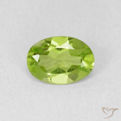 0.77ct 天然 充满活力的绿色 橄榄石, 椭圆形, VS