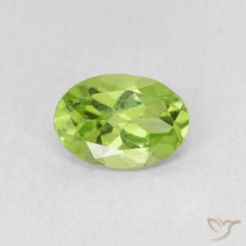 0.78ct 天然 充满活力的绿色 橄榄石, 椭圆形, VS