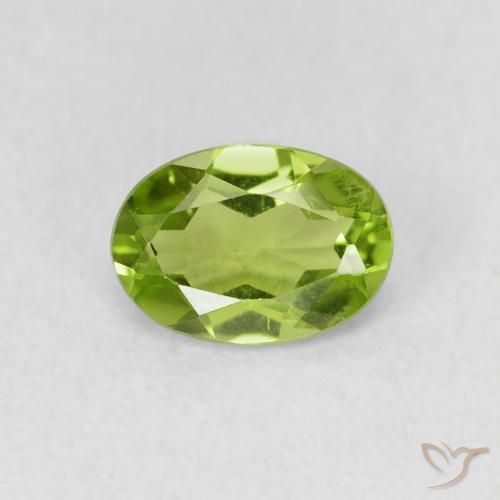 0.84ct 天然 充满活力的绿色 橄榄石, 椭圆形, VS