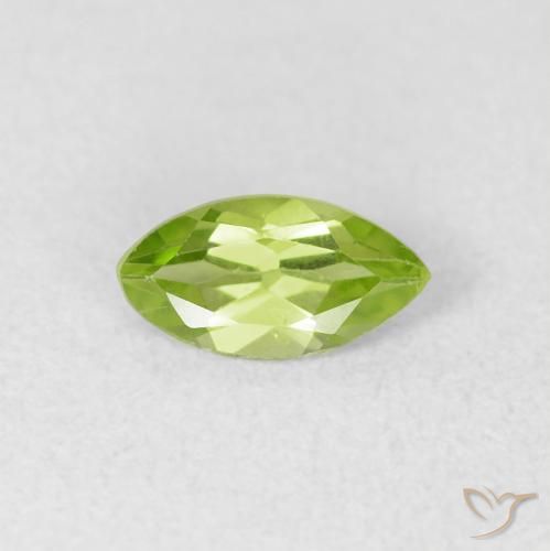 0.64ct 天然 浅活泼的绿色 橄榄石, 榄尖形, VS