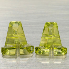 天然绿色橄榄石，异形，5.1×5毫米，VS