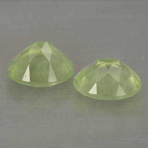 天然绿色葡萄石，透明，10×8.1毫米，透明/半透明