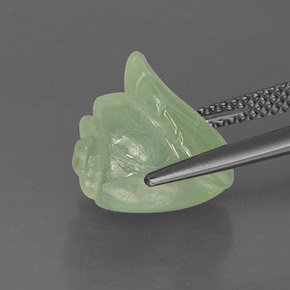 7.23克拉天然绿色葡萄石，异形，11.8×10.1毫米，半透明