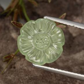 4.48克拉天然绿色葡萄石，花形切工，10.7×10.7毫米，半透明