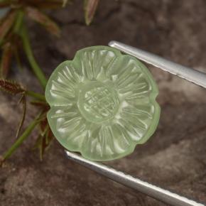 4.48克拉天然绿色葡萄石，花形切工，10.7×10.7毫米，半透明