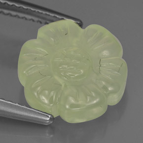 4.85克拉天然绿色葡萄石，异形，11.8×11.6毫米，半透明