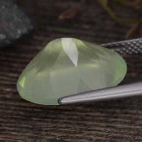 8.85克拉天然绿色葡萄石，椭圆形切割，15.8×11.9毫米，半透明