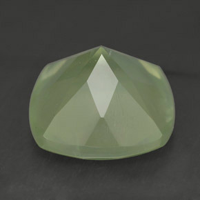 6.88克拉天然绿色葡萄石，垫形剪裁，11.9×11.9毫米，透明