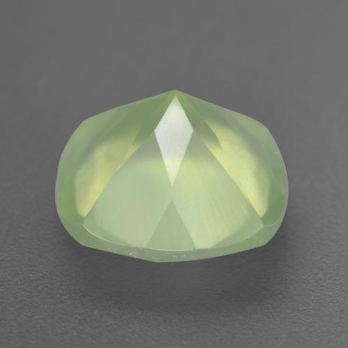6.33克拉天然绿色葡萄石，垫形剪裁，11.9×11.8毫米，透明