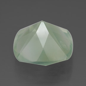 6.85克拉天然绿色葡萄石，透明，12.2×12毫米，透明/半透明