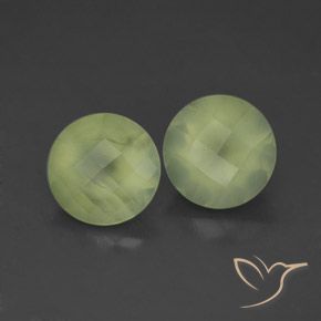 3.86克拉天然葡萄石，圆形的，透明/半透明