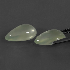 天然绿色葡萄石，梨形，11.6×7.1毫米，透明