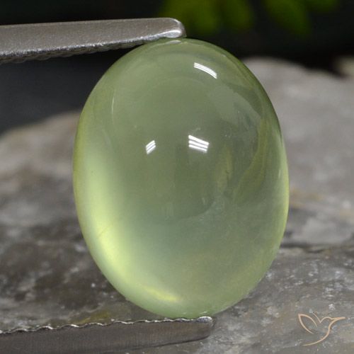3.26克拉天然绿色葡萄石，椭圆形切割，9.9×7.6毫米，半透明