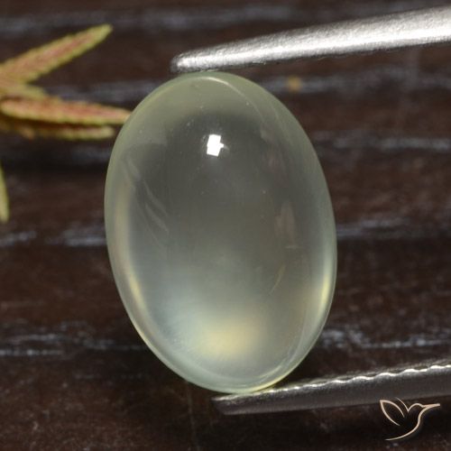 3.18ct 天然 Olive Green  葡萄石, 椭圆形, 透明