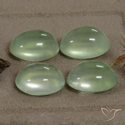 9.96克拉天然葡萄石，椭圆形，透明