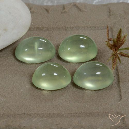 8.18ctw 天然 Pale Pear Green  葡萄石, 椭圆形, 透明