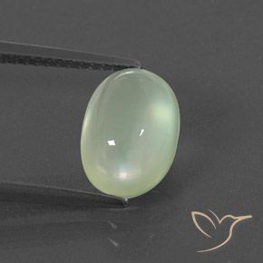 3.07ct 天然 Light Yellowish Green    葡萄石, 椭圆形, 透明