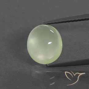 3.29ct 天然 橄榄绿色 葡萄石, 椭圆形, 透明/半透明