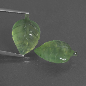 克拉天然葡萄石，异形，半透明