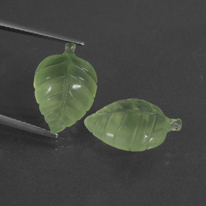 克拉天然葡萄石，异形，半透明