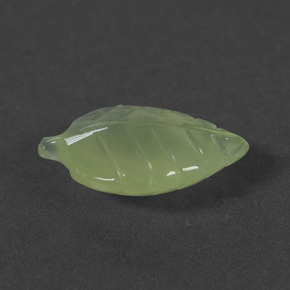 5.65克拉天然绿色葡萄石，异形，16.7×11毫米，半透明