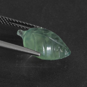 4.48克拉天然绿色葡萄石，异形，13.9×10毫米，半透明