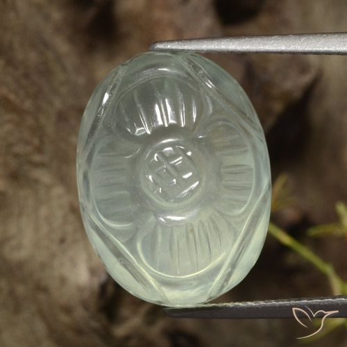 18.48ct 天然 非常浅的绿色 葡萄石, 花形切割, 半透明