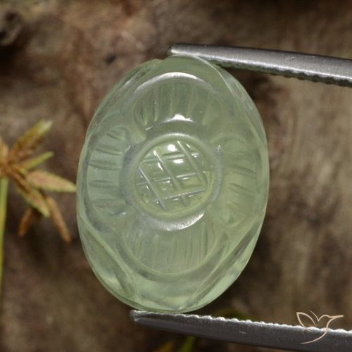 12.99ct 天然 浅绿色 葡萄石, 花形切割, 半透明