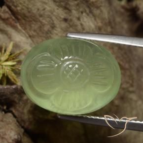 12.53克拉天然葡萄石，花形切割，半透明