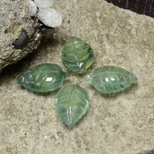22.38ctw 天然 冷绿 葡萄石, 花形切割, 透明
