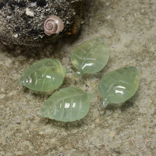 17.67ctw 天然 淡柠檬绿 葡萄石, 花形切割, 透明, Photo A