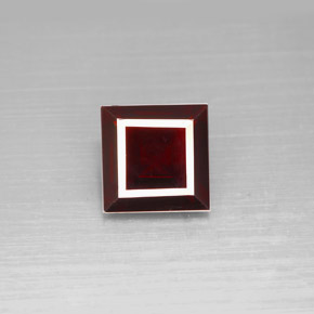 2.58克拉天然红色镁铝榴石，方形，8×8毫米，VS
