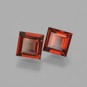 1.47天然红色镁铝榴石，方形，5×5毫米，VVS-VS