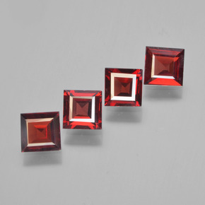 2.38克拉天然镁铝榴石石榴石，正方形，VS