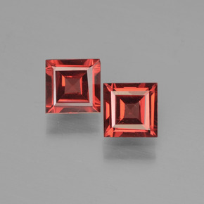 1.29天然红色镁铝榴石，方形，5×4.9毫米，VS