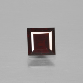 0.64克拉天然红色镁铝榴石，方形，4.8×4.8毫米，VS