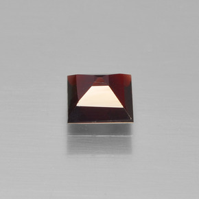 0.64克拉天然红色镁铝榴石，方形，4.8×4.8毫米，VS