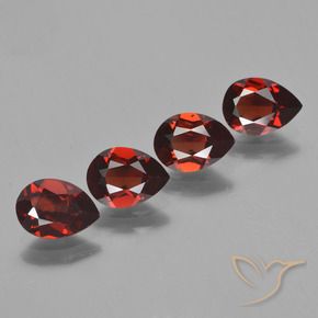 3.31天然红色镁铝榴石，梨形，7.1×5.2毫米，VVS-VS