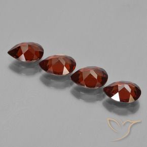 3.31天然红色镁铝榴石，梨形，7.1×5.2毫米，VVS-VS