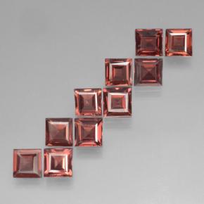 3.65天然红色镁铝榴石，方形，3.9×3.9毫米，VS