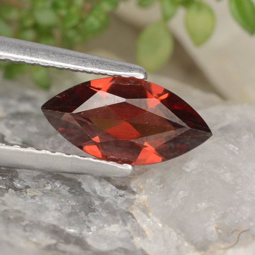 1.16ct 天然 深红色 镁铝榴石石榴石, 榄尖形, VVS-VS