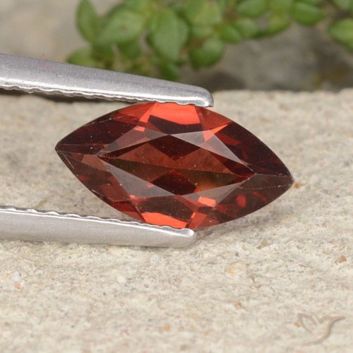 1.16ct 天然 深红色 镁铝榴石石榴石, 榄尖形, VVS-VS